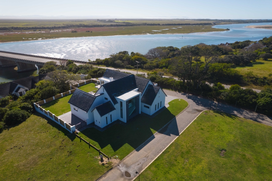 4 Bedroom Property for Sale in Kromme River Estate Eastern Cape